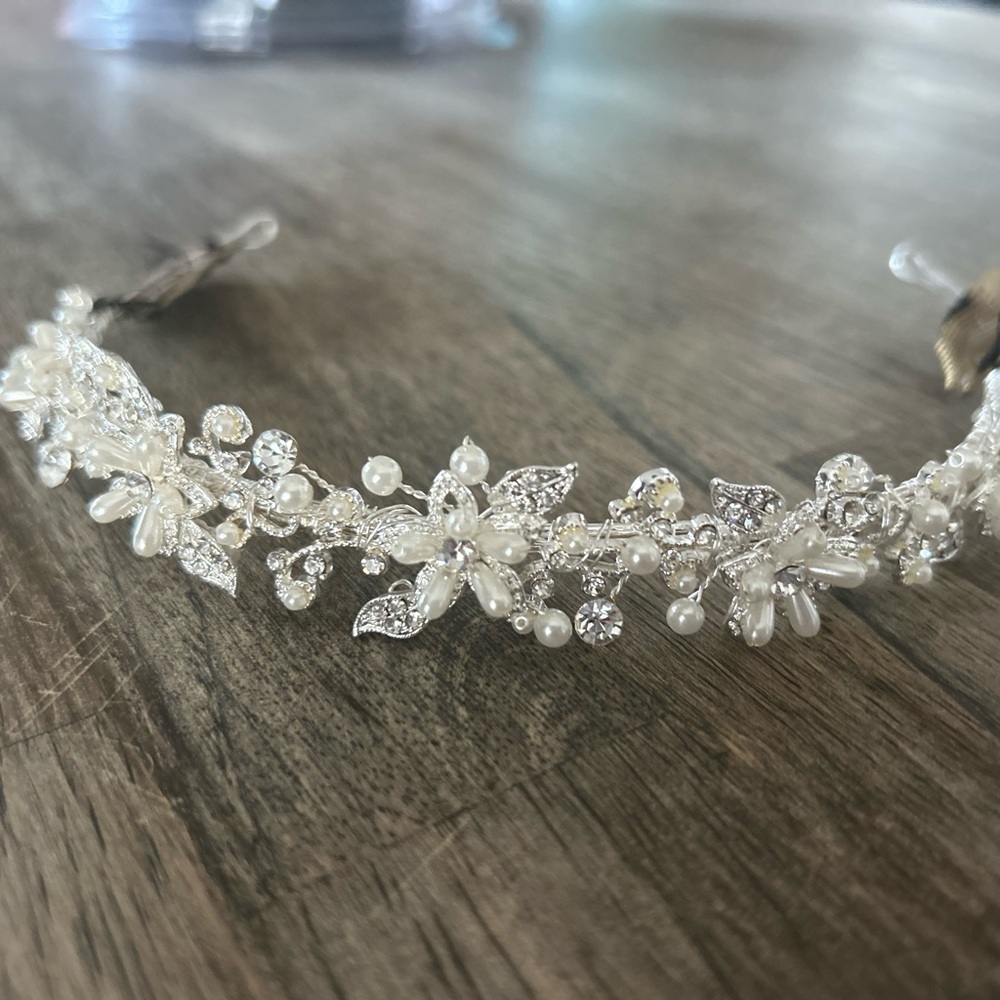 Elegant Pearl and Crystal Headband